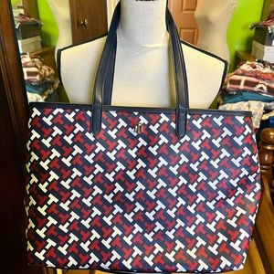 Brand tommy tote